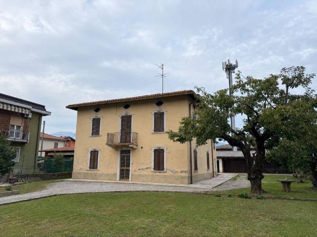 Villa in vendita a Valbrembo BG