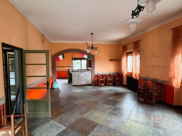 Villa in vendita a Valbrona CO