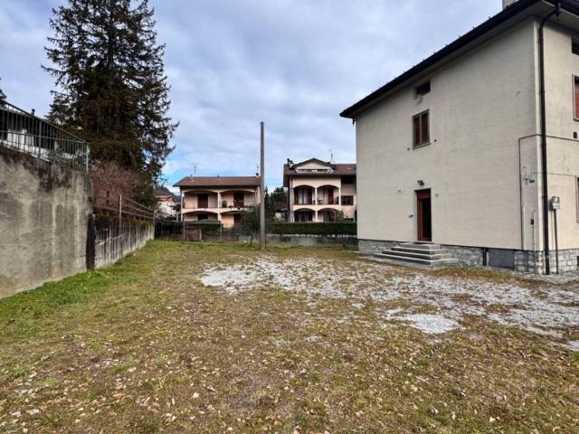 Villa in vendita a Valbrona CO