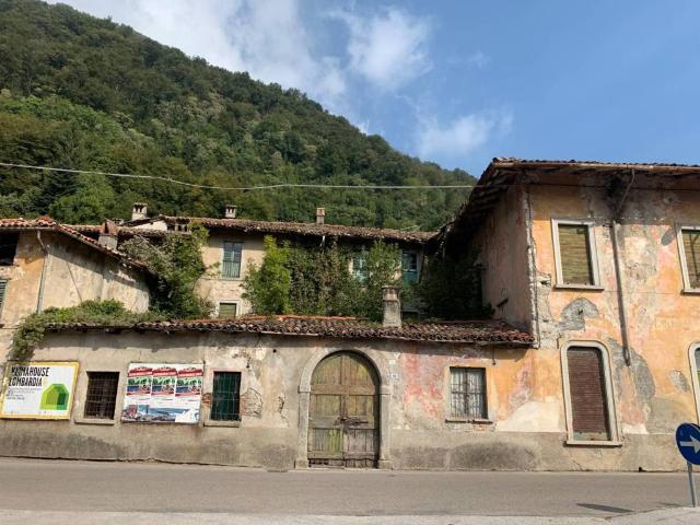 Villa in vendita a Valbrona CO
