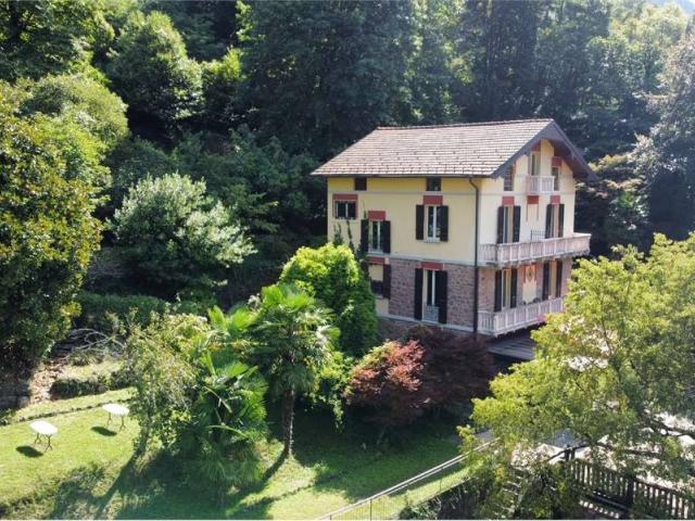 Villa in vendita a Valganna VA