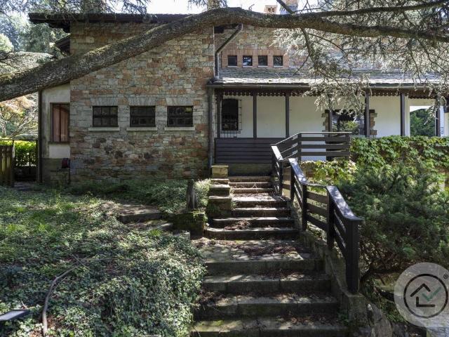 Villa in vendita a Valganna VA