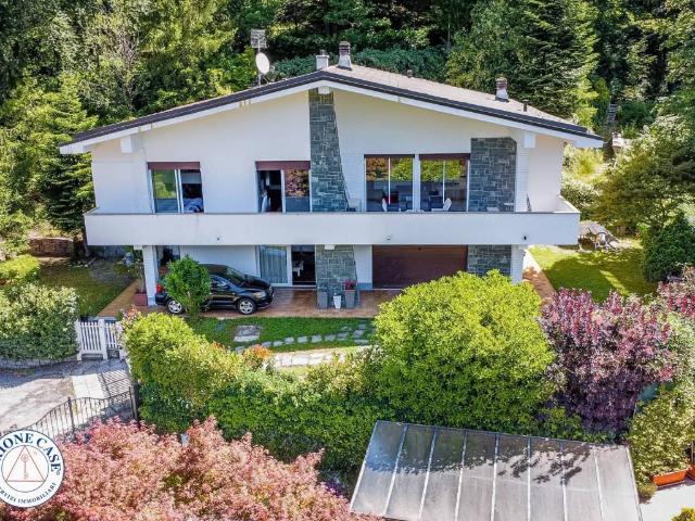 Villa in vendita a Valganna VA
