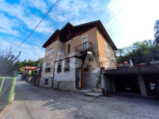 Villa in vendita a Valganna VA