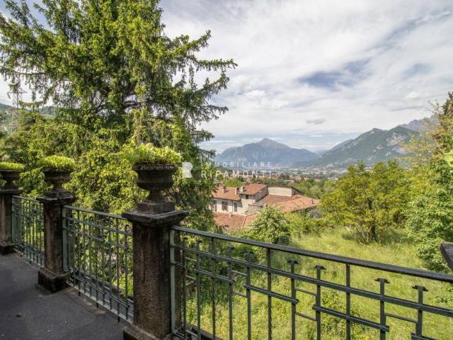 Villa in vendita a Valgreghentino LC