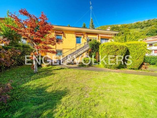 Villa in vendita a Valdobbiadene