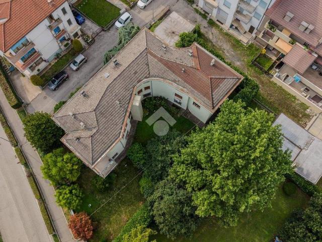Villa in vendita a Valdagno VI