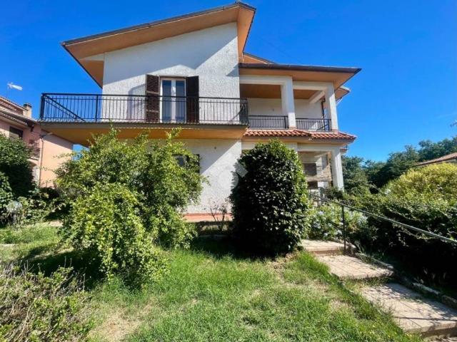 Villa in vendita a Valentano VT
