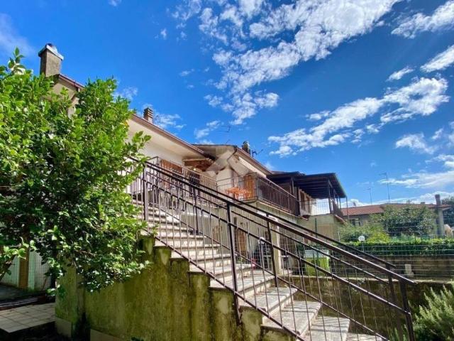 Villa in vendita a Valentano VT