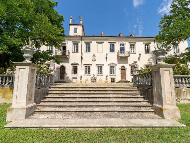 Villa in vendita a Valenza