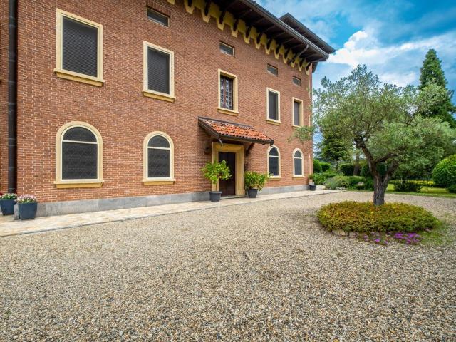 Villa in vendita a Valenza 850m² Valenza