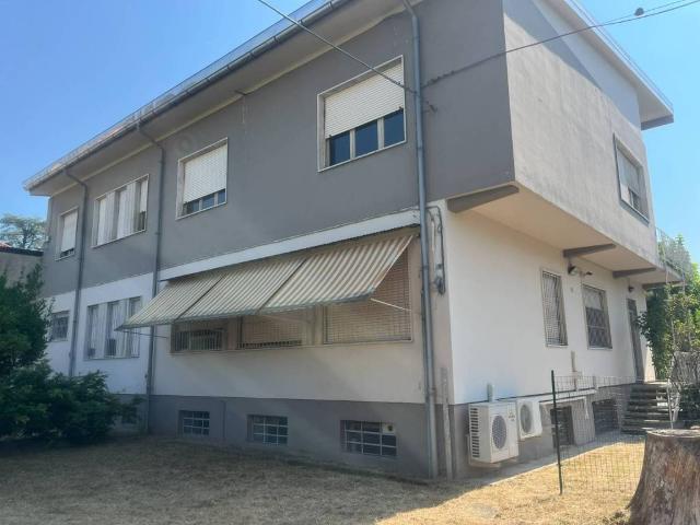 Villa in vendita a Valenza AL