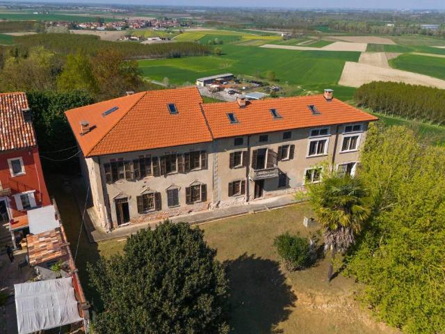 Villa in vendita a Valenza AL