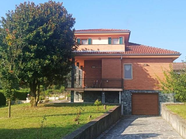 Villa in vendita a Valenza AL