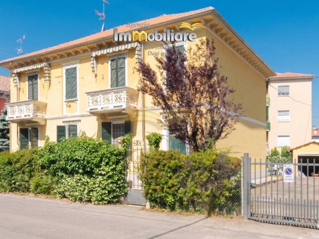 Villa in vendita a Valenza AL