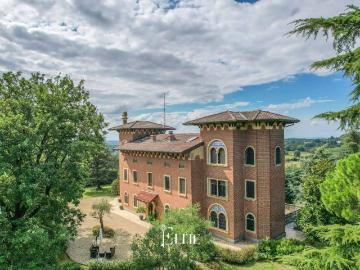 Villa in vendita a Valenza AL