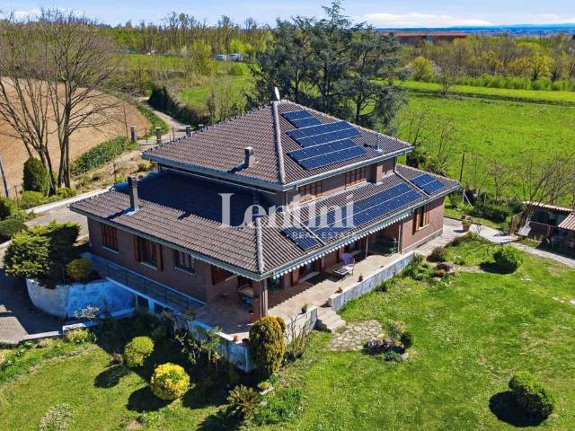 Villa in vendita a Valenza AL