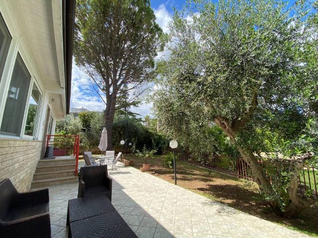 Villa in vendita a Valenzano BA