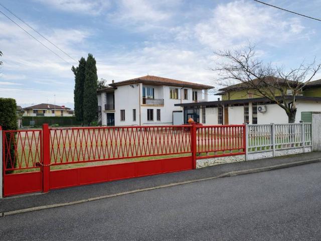 Villa in vendita a Valeggio sul Mincio VR