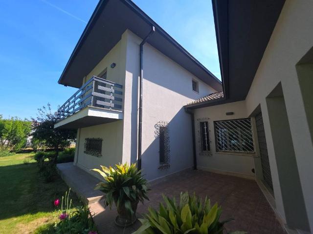 Villa in vendita a Valera Fratta LO
