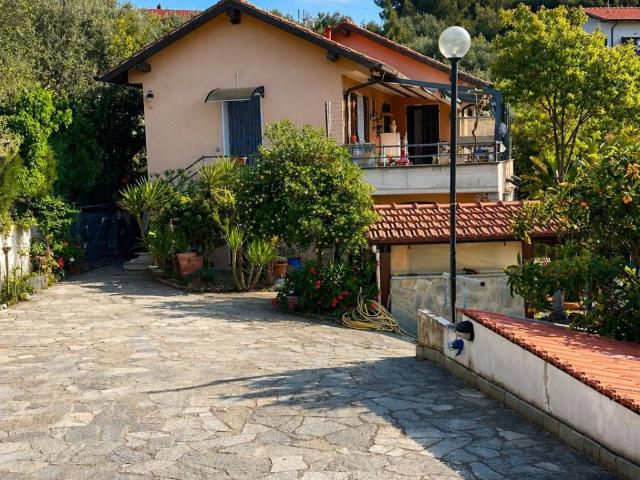 Villa in vendita a Vallebona IM