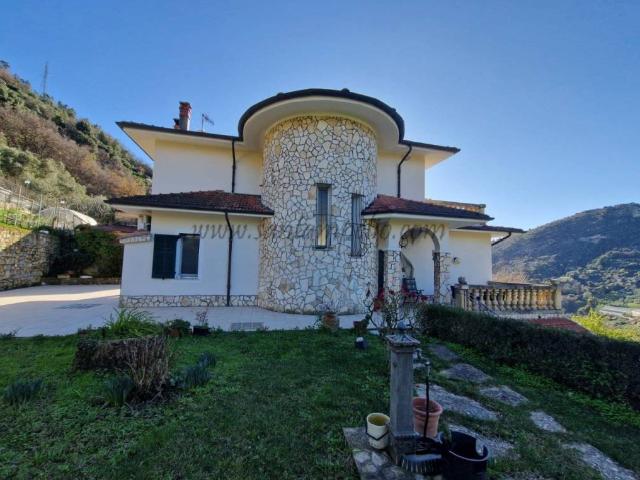 Villa in vendita a Vallecrosia IM