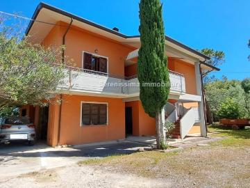 Villa in vendita a Vallefoglia PU