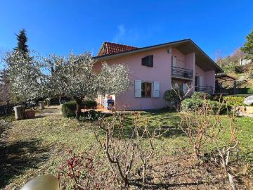 Villa in vendita a Vallefoglia PU
