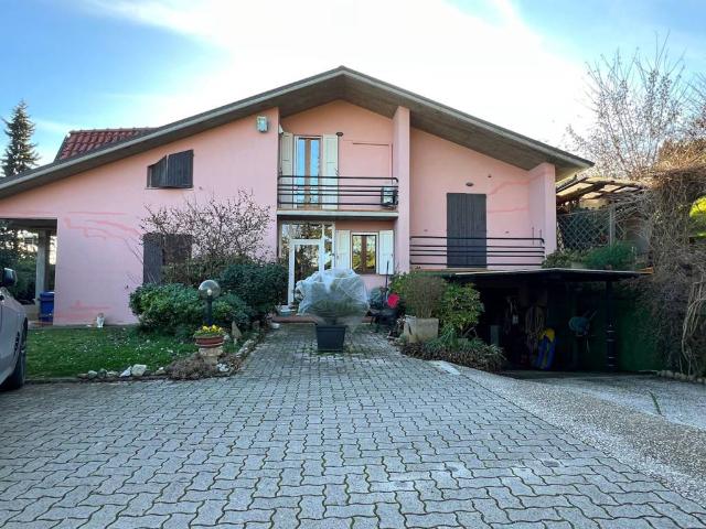 Villa in vendita a Vallefoglia PU