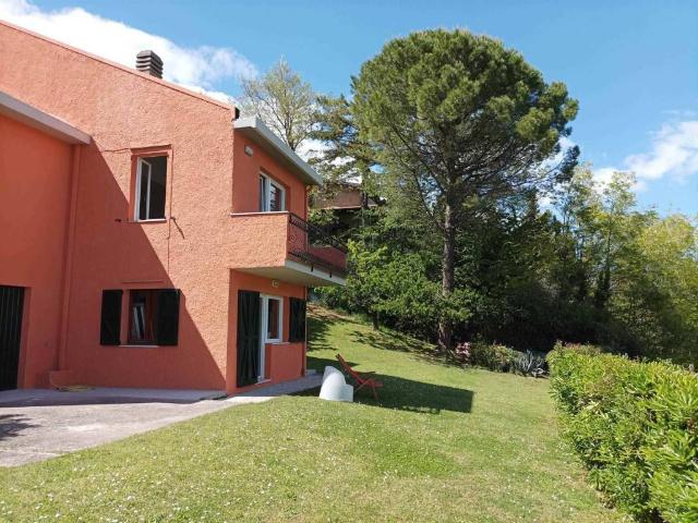 Villa in vendita a Vallefoglia PU