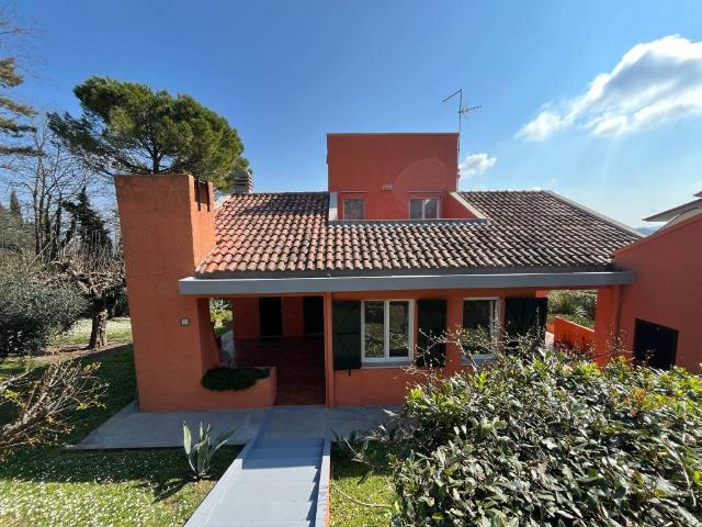 Villa in vendita a Vallefoglia PU