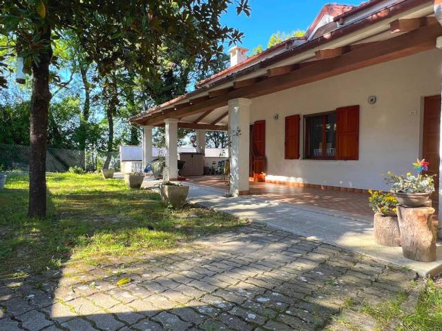 Villa in vendita a Vallefoglia PU