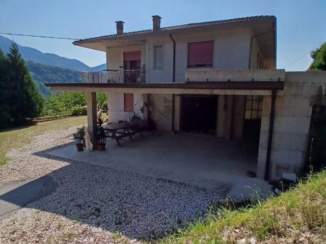 Villa in vendita a Valli del Pasubio VI