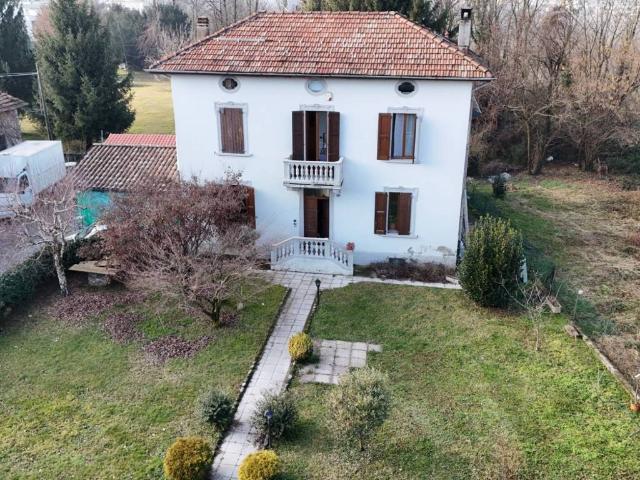 Villa in vendita a Valmorea CO