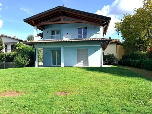Villa in vendita a Valmorea CO