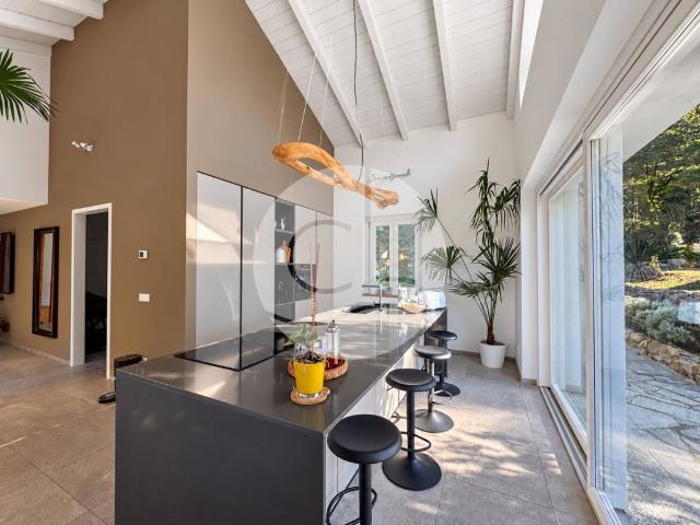 Villa in vendita a Valmorea CO