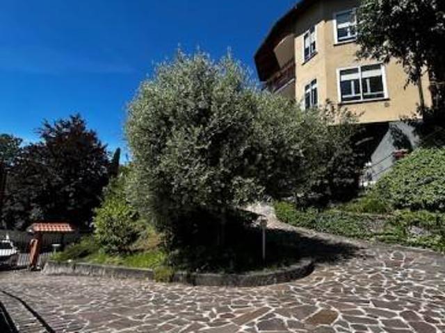Villa in vendita a Valmadrera LC