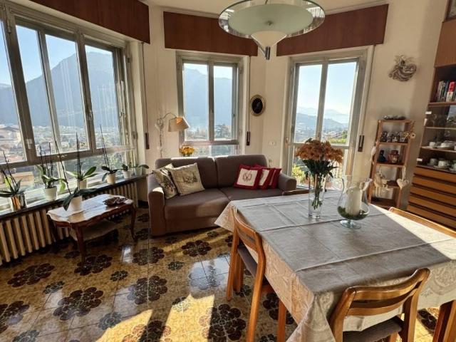 Villa in vendita a Valmadrera LC