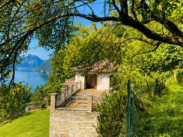 Villa in vendita a Valsolda CO