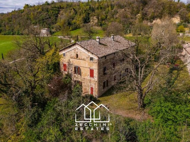 Villa in vendita a Valsamoggia BO