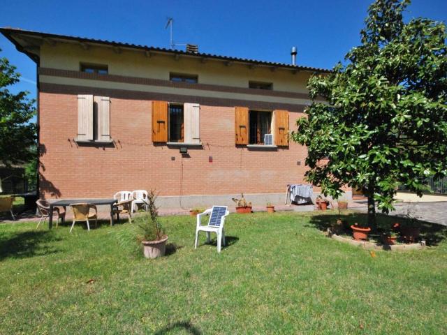 Villa in vendita a Valsamoggia BO