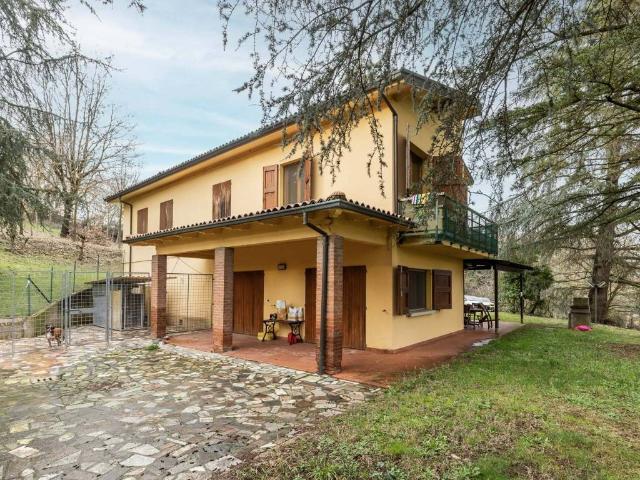 Villa in vendita a Valsamoggia BO