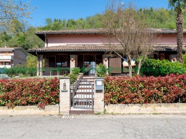 Villa in vendita a Valsamoggia BO