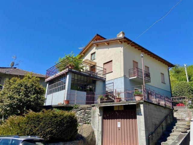 Villa in vendita a Valvarrone LC