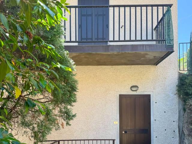 Villa in vendita a Valvarrone LC