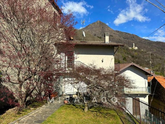 Villa in vendita a Valvarrone LC