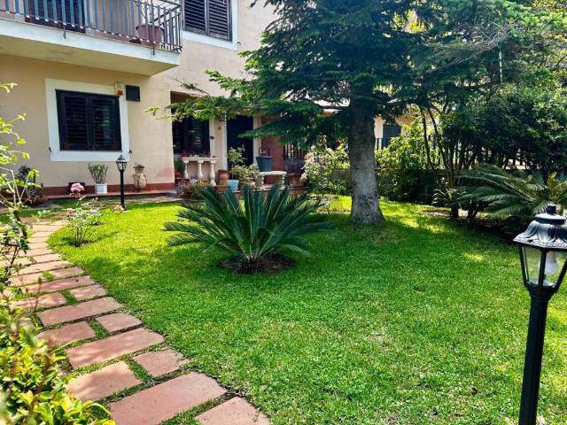Villa in vendita a Valverde CT