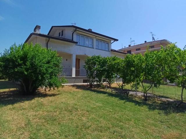Villa in vendita a Varano de' Melegari PR