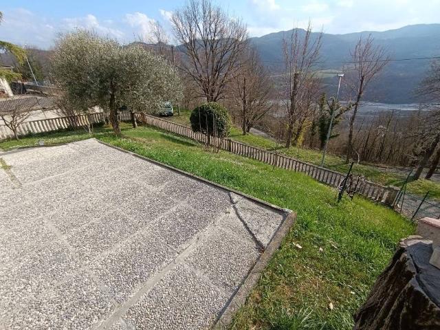Villa in vendita a Varano de' Melegari PR