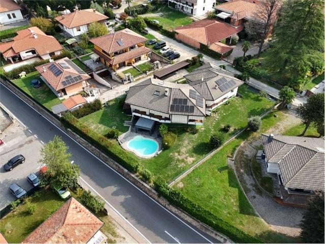 Villa in vendita a Varallo Pombia NO